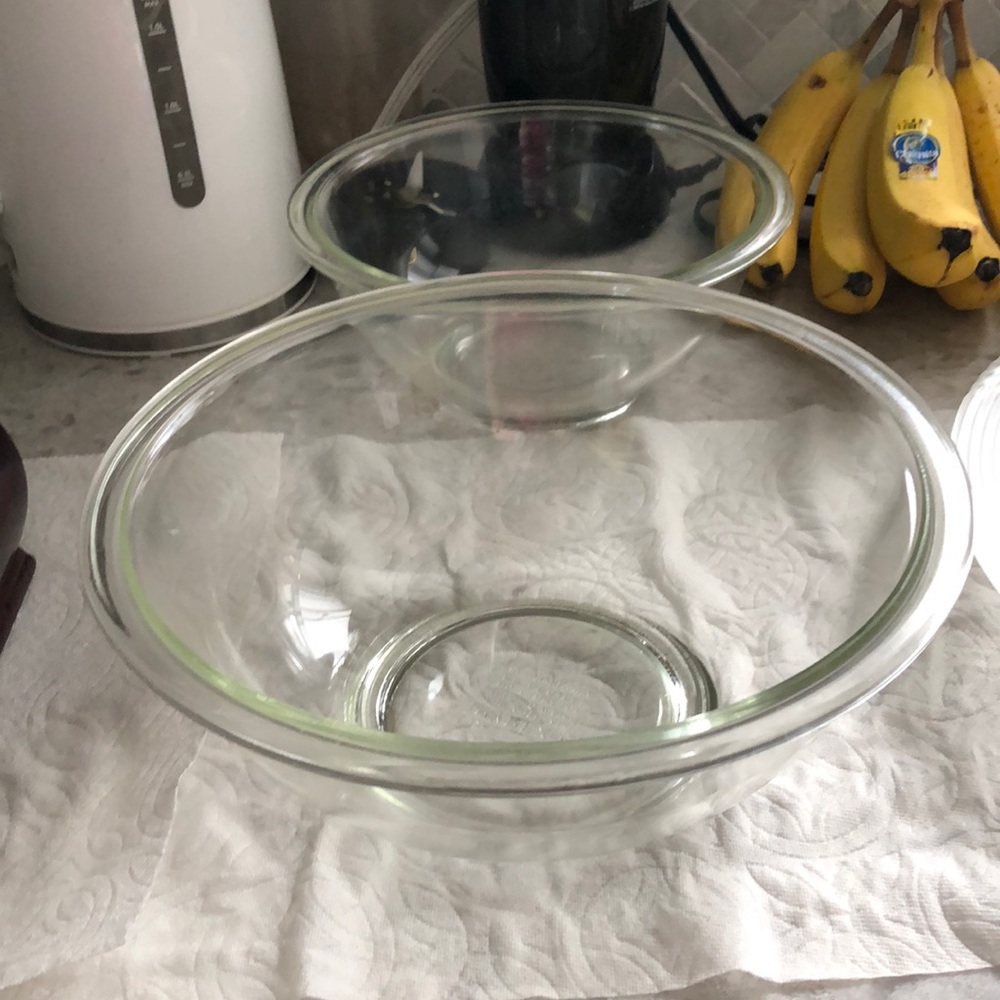 - Pyrex mixing bowl